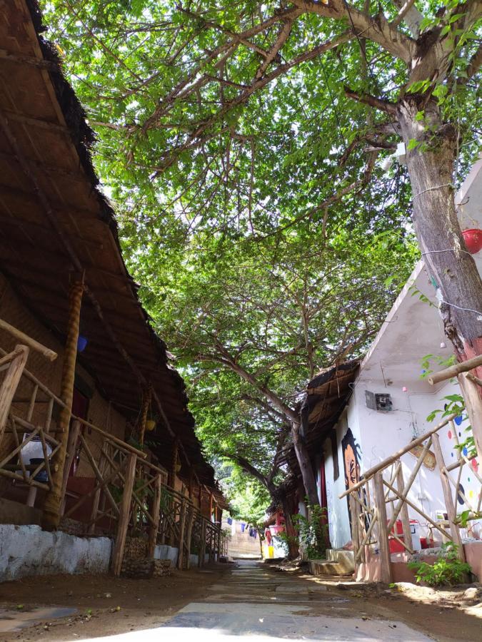 Jungle Tree Hampi Hotel Bagian luar foto